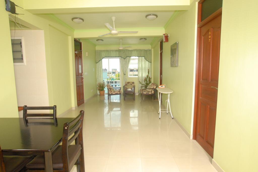House Clover Male Luaran gambar