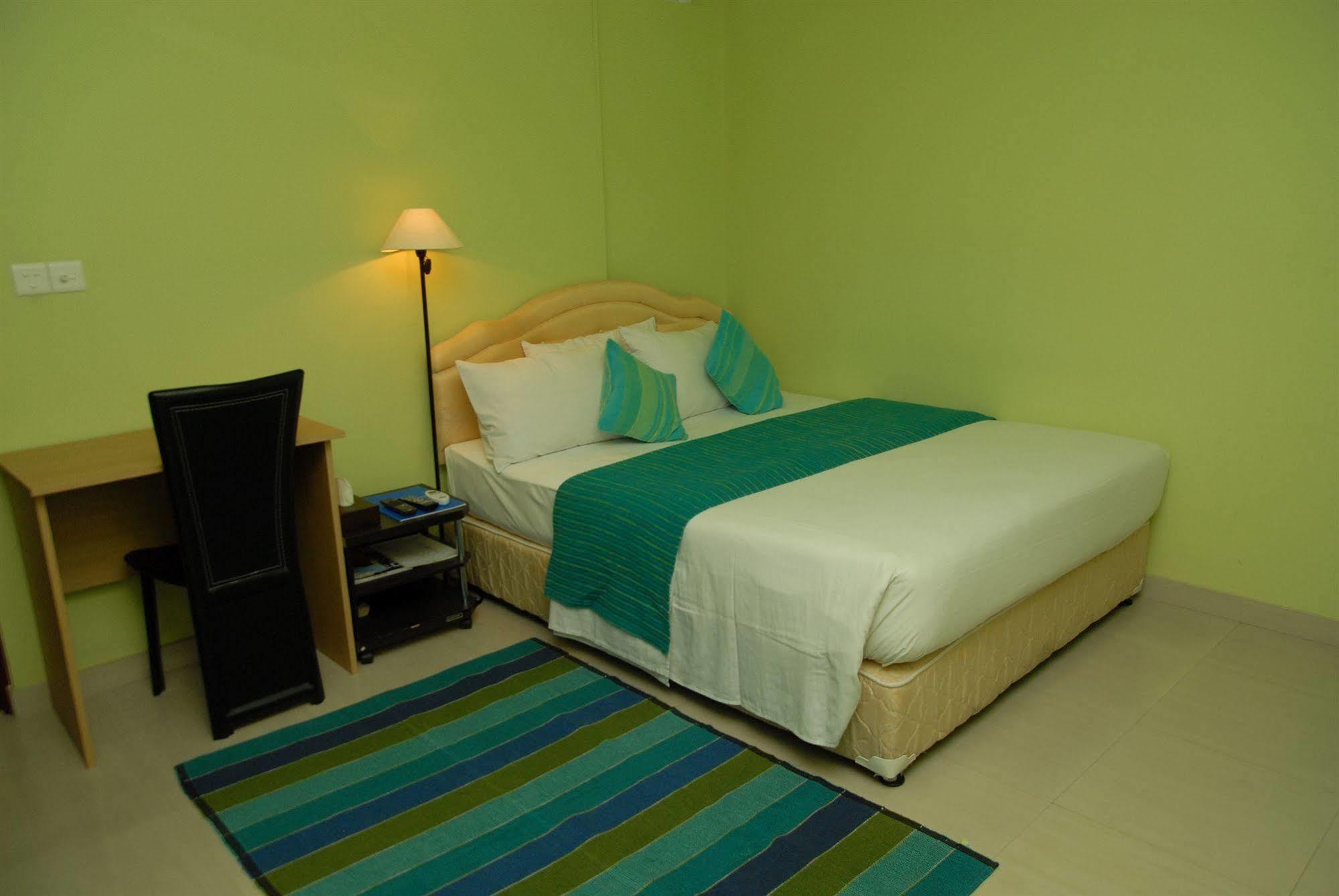House Clover Male Luaran gambar