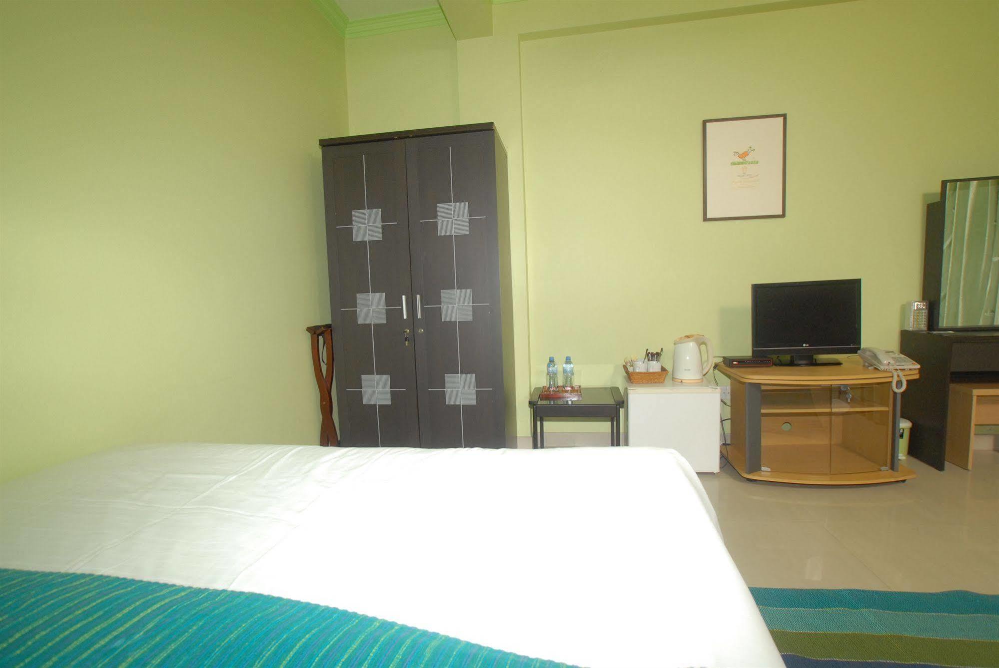 House Clover Male Luaran gambar