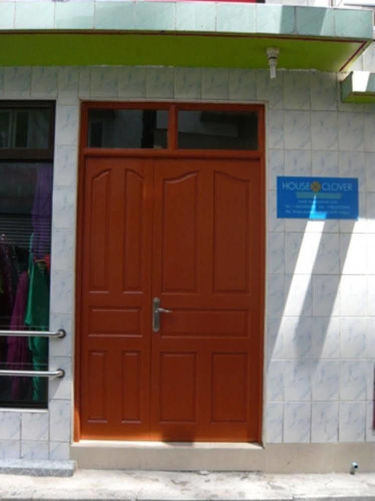 House Clover Male Luaran gambar
